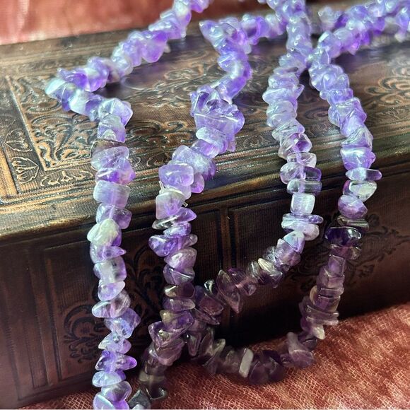 Vintage Purple Amethyst Gemstone Necklace - Picture 5 of 6